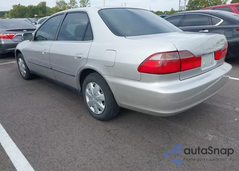 1998 Honda Accord Lx из США, поврежденный, VIN 1HGCG5646WA140767